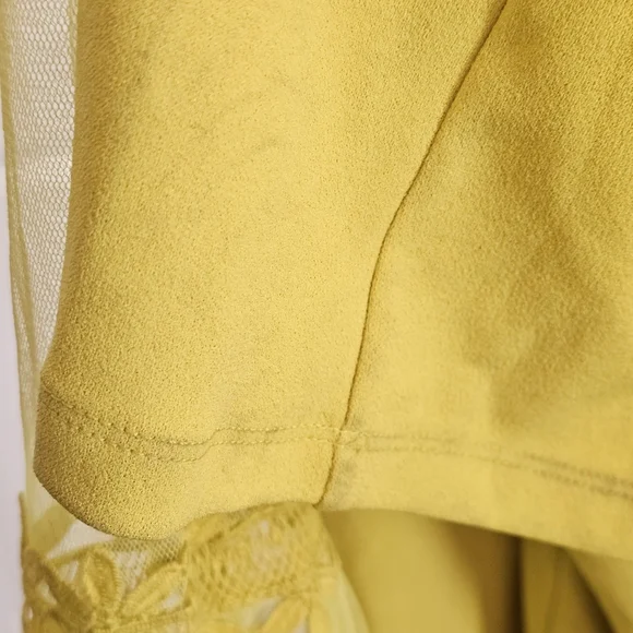 Valentine Crochet Ruffle and Bell Sleeve Jumpsuit Size Large Elegant Romantic - Picture 14 of 14